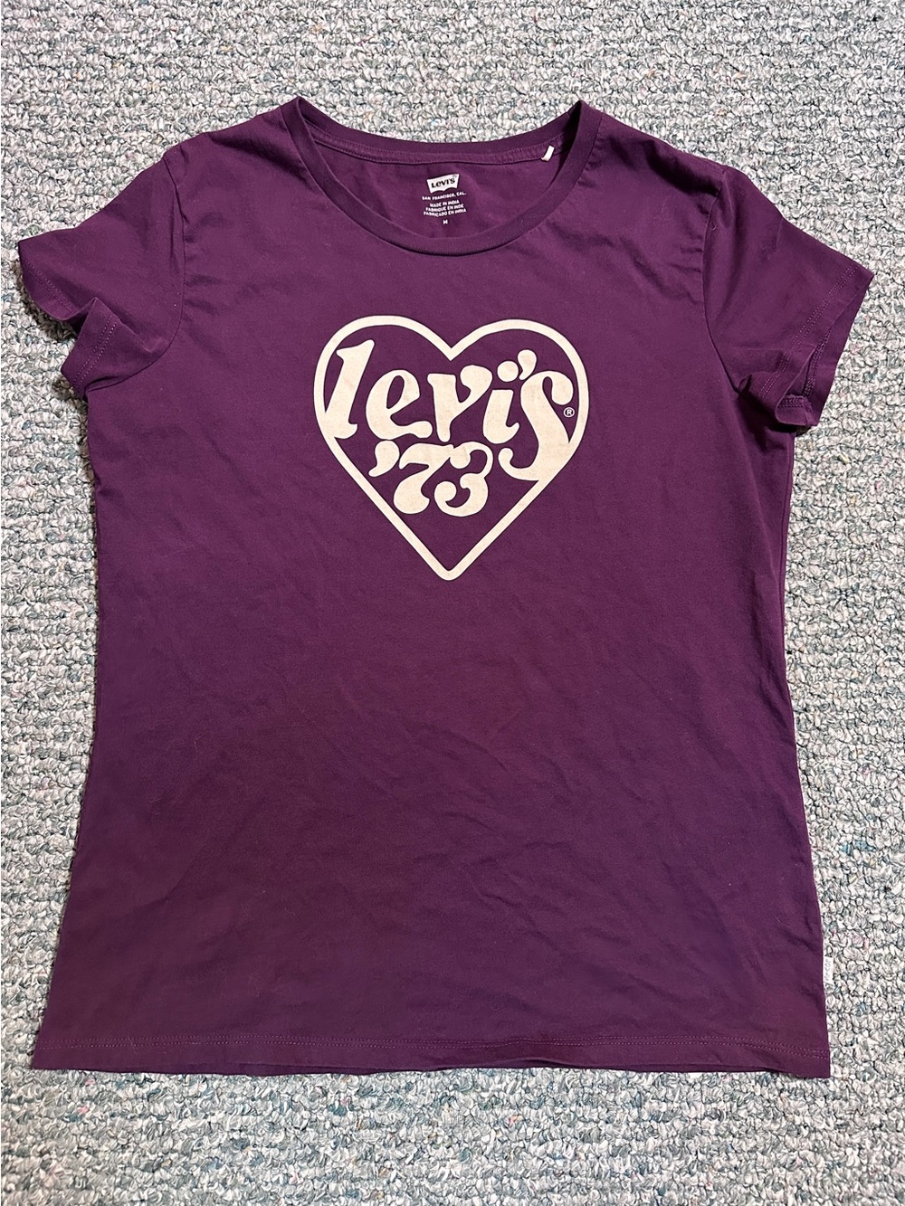 Levi's 100% Cotton Heart Logo Cap Sleeves Tee in Deep Purple